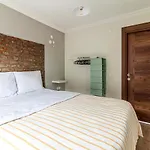 Chic Apartment In Balat, Fatih With Balcony