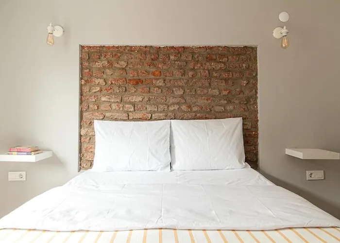 Chic Apartment In Balat, Fatih With Balcony